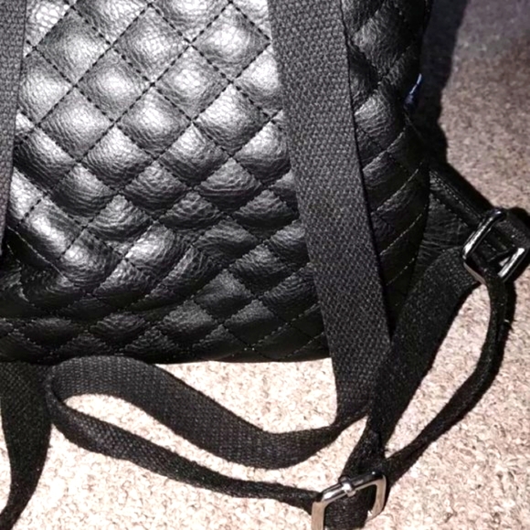 ♠️ NWOT Awesome Black Faux Leather Quilted Diamond Stitch Zip Closure Backpack - Picture 11 of 12